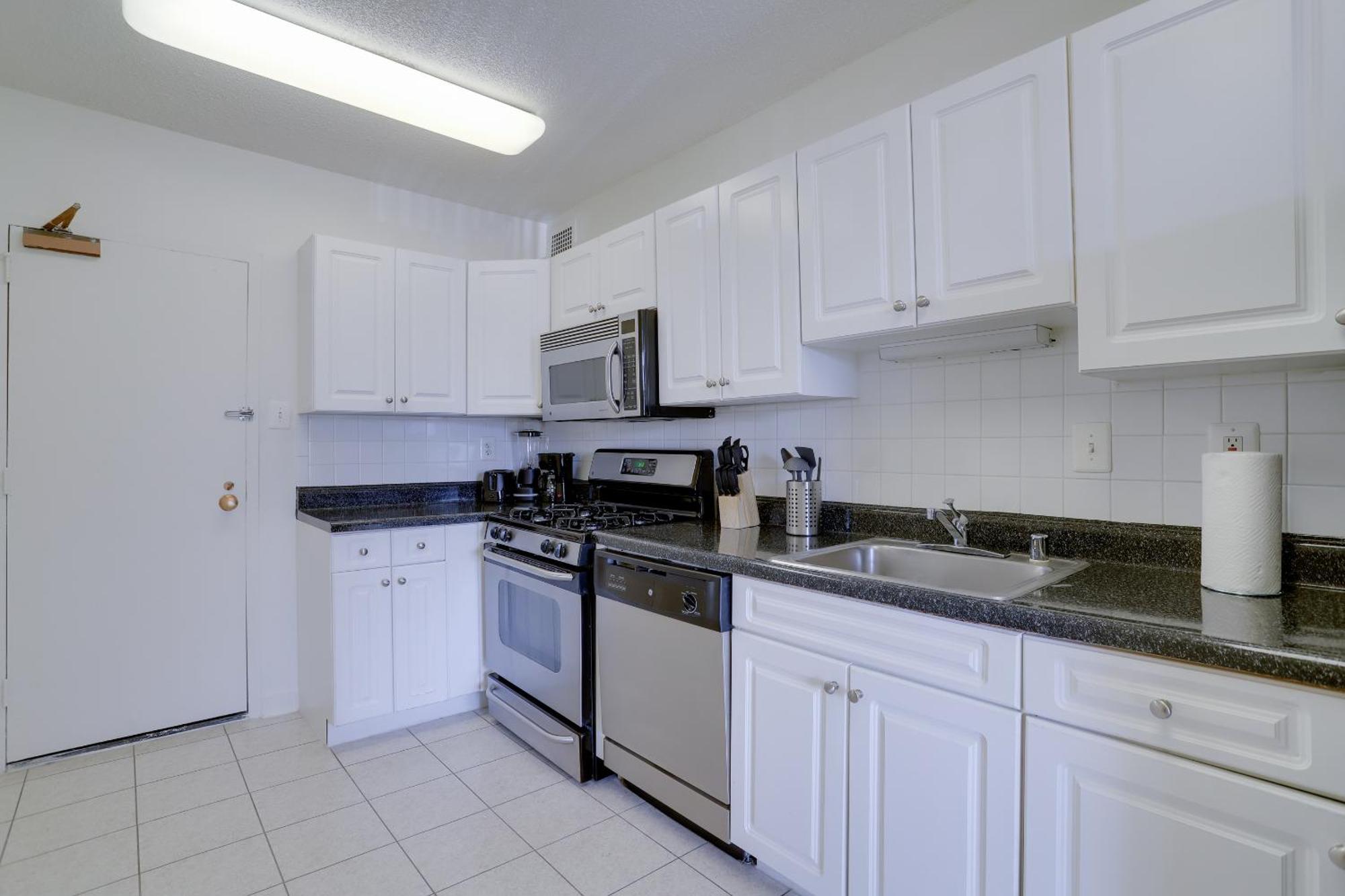 Spacious 2 Bedrooms Apt @Crystal City With Gym Arlington Eksteriør billede