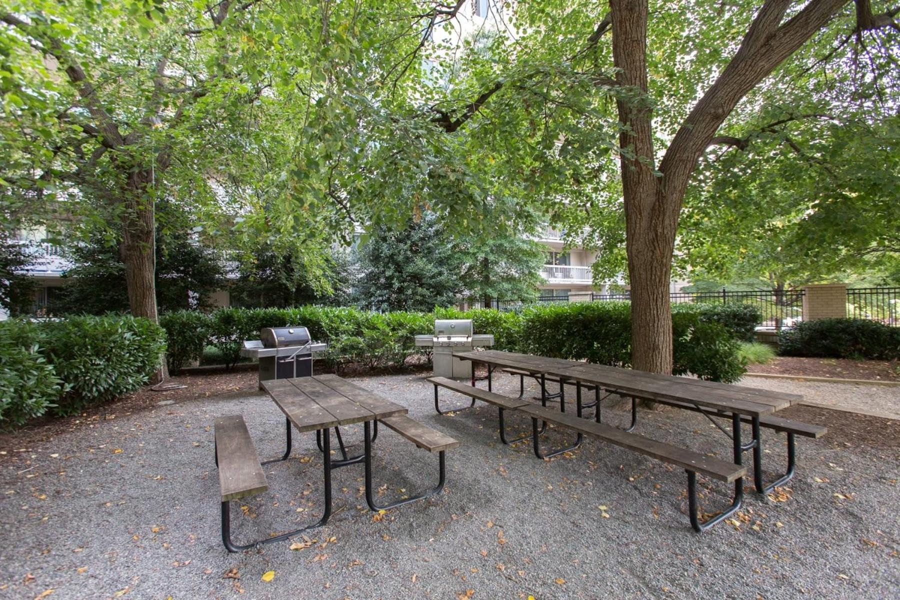 Spacious 2 Bedrooms Apt @Crystal City With Gym Arlington Eksteriør billede