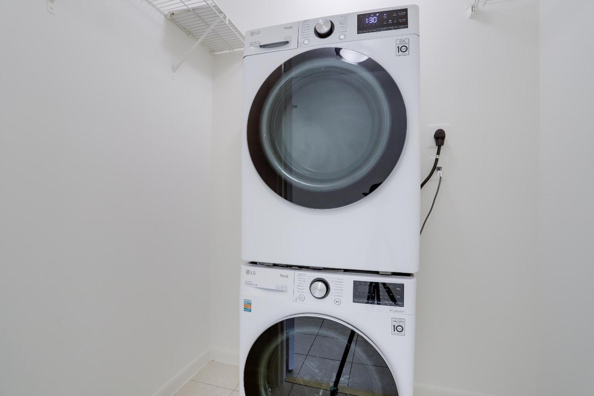 Spacious 2 Bedrooms Apt @Crystal City With Gym Arlington Eksteriør billede
