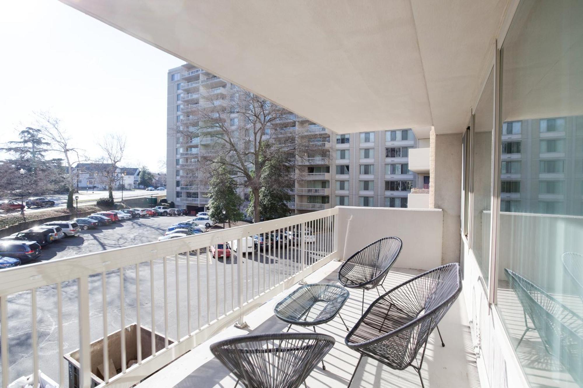 Spacious 2 Bedrooms Apt @Crystal City With Gym Arlington Eksteriør billede