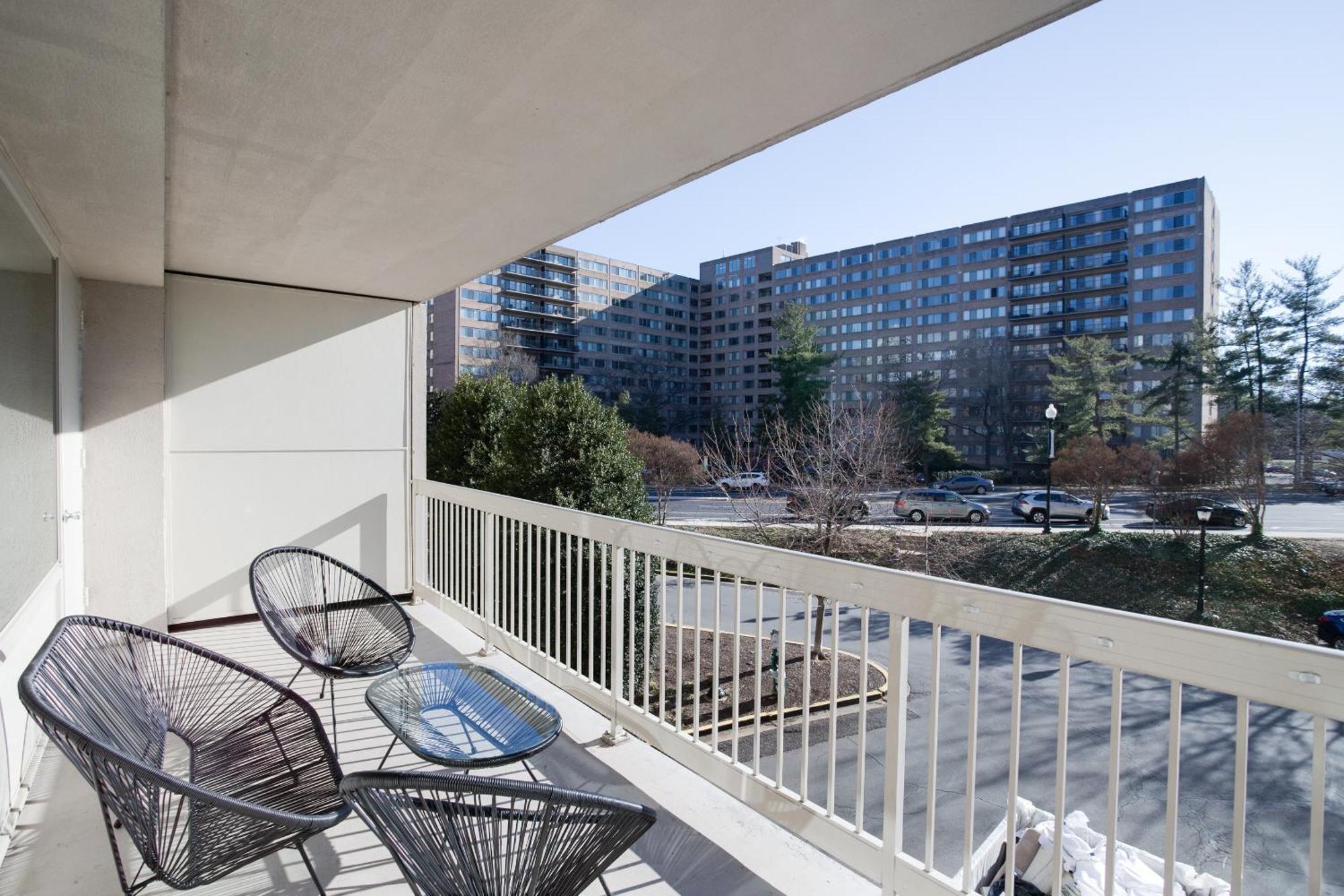 Spacious 2 Bedrooms Apt @Crystal City With Gym Arlington Eksteriør billede